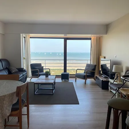 With Beautiful Sea View Apartment