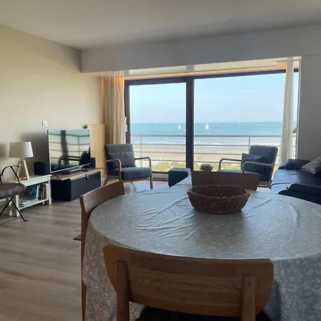 Apartment With Beautiful Sea View Nieuwpoort