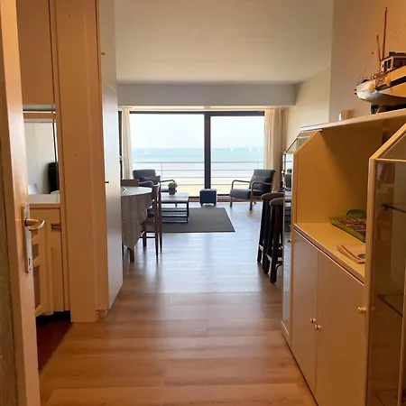 Apartment With Beautiful Sea View